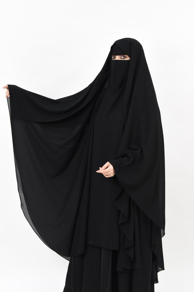 خمار كويتي مرد بتصميم انسيابي يغطي الصدر والظهر