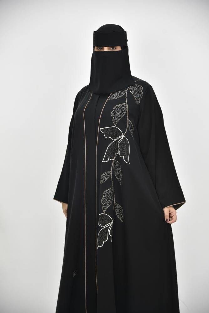 عباية مناسبات بخامة "نواعم" الناعمة،