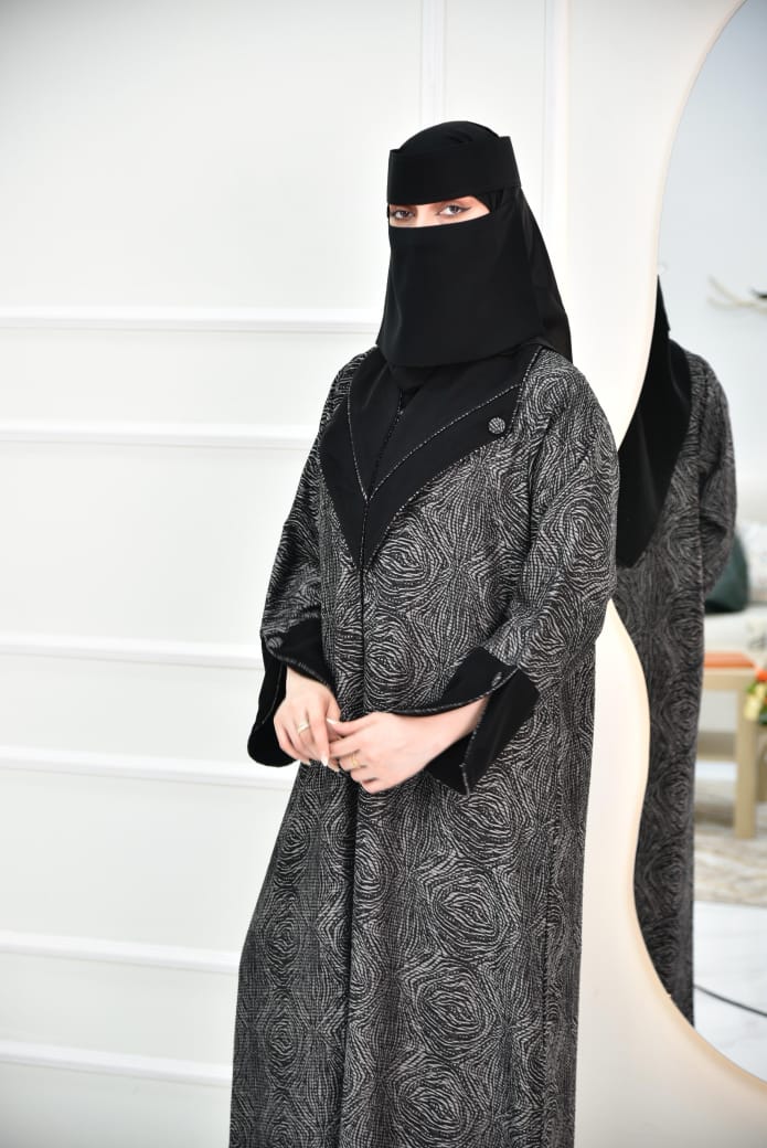 عباية من قماش الجاكار