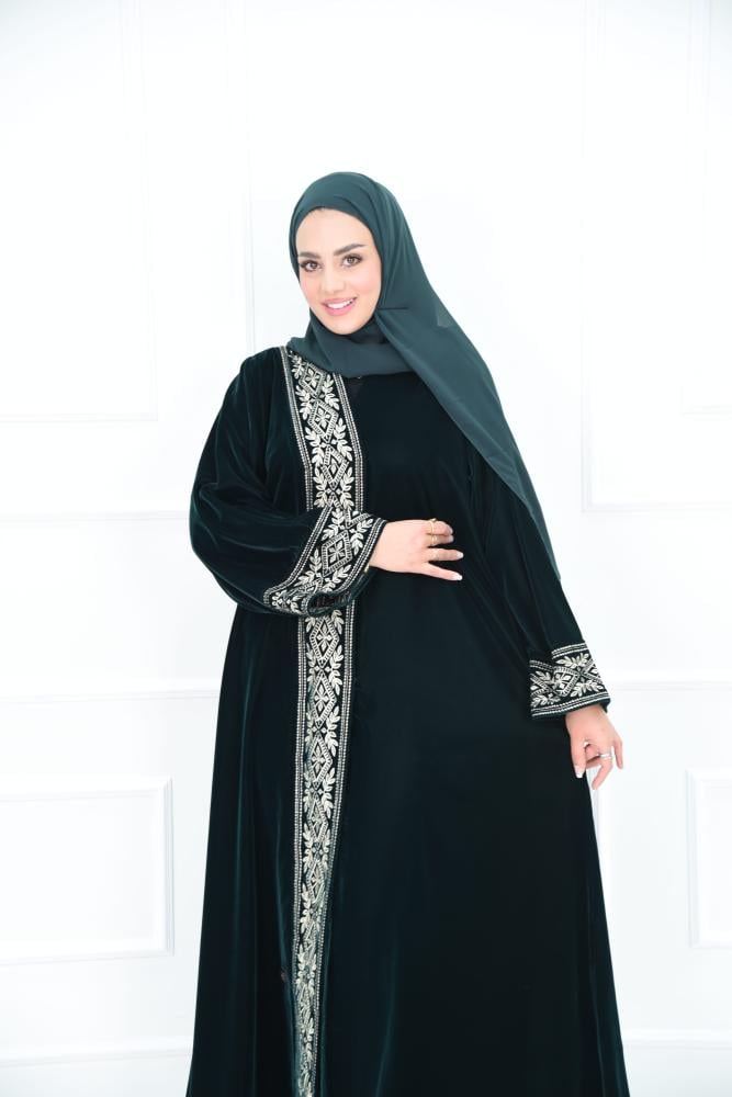 عباية مخمل ملونة شتوية