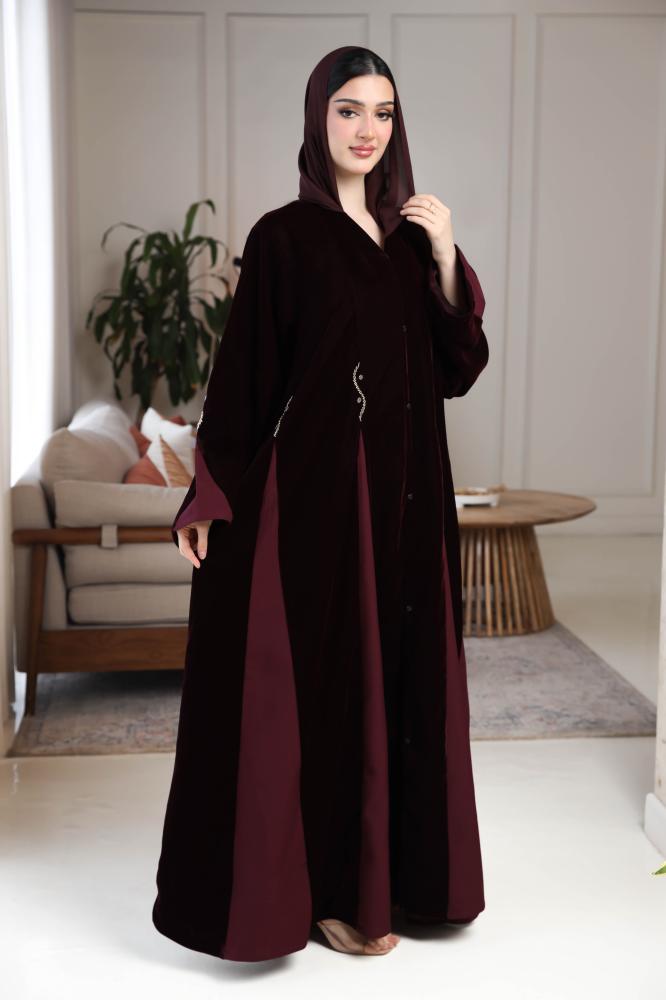 عباية مناسبات شتوية فاخرة باللون البرغندي