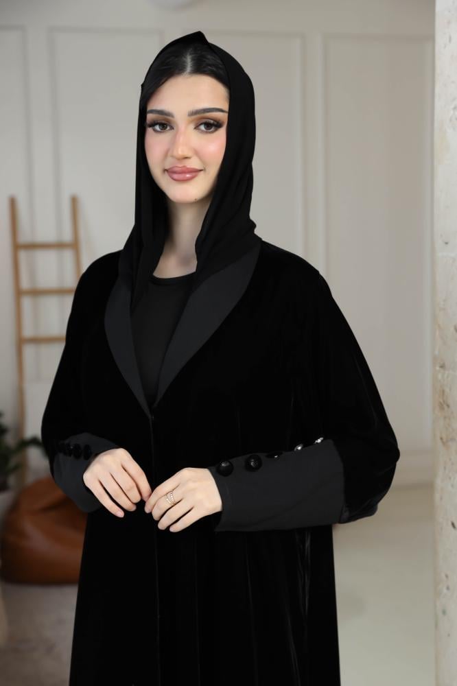 تصميم شتوي يبرز فخامة المخمل ونعومته